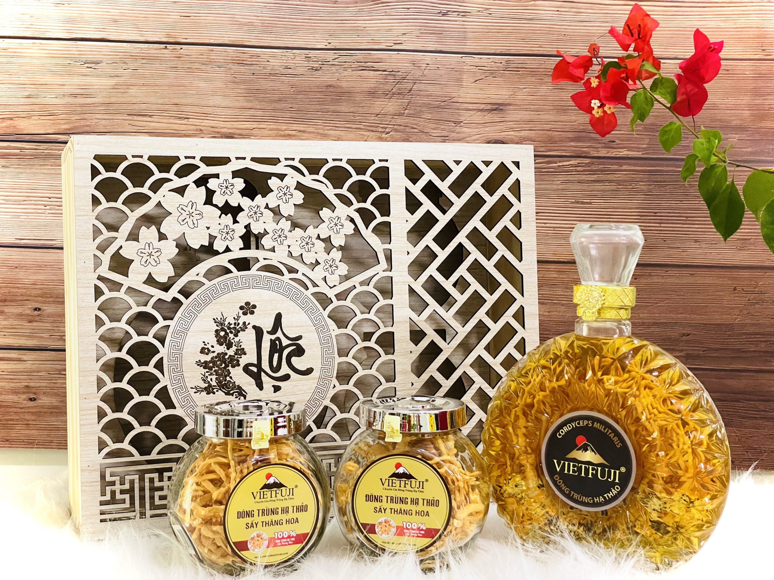 COMBO HỒNG PHÚC (Hộp gỗ - 2 hũ Đông Trùng Hạ Thảo sấy thăng hoa 10gram + 1 chai ĐTHT nguyên khối XO 500ml) (Sao chép) 2 COMBO HỒNG PHÚC (Hộp gỗ - 2 hũ Đông Trùng Hạ Thảo sấy thăng hoa 10gram + 1 chai ĐTHT nguyên khối XO 500ml) (Sao chép) - Hình ảnh 2