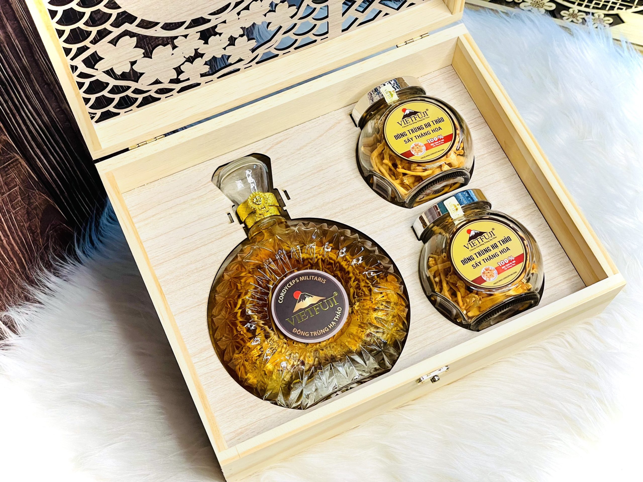 COMBO HỒNG PHÚC (Hộp gỗ - 2 hũ Đông Trùng Hạ Thảo sấy thăng hoa 10gram + 1 chai ĐTHT nguyên khối XO 500ml) (Sao chép) 3 COMBO HỒNG PHÚC (Hộp gỗ - 2 hũ Đông Trùng Hạ Thảo sấy thăng hoa 10gram + 1 chai ĐTHT nguyên khối XO 500ml) (Sao chép) - Hình ảnh 3