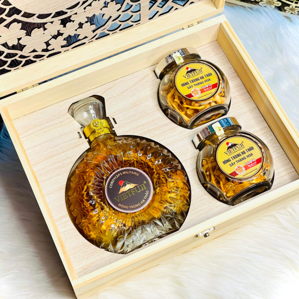 COMBO HỒNG PHÚC (Hộp gỗ – 2 hũ Đông Trùng Hạ Thảo sấy thăng hoa 10gram + 1 chai ĐTHT nguyên khối XO 500ml) (Sao chép)